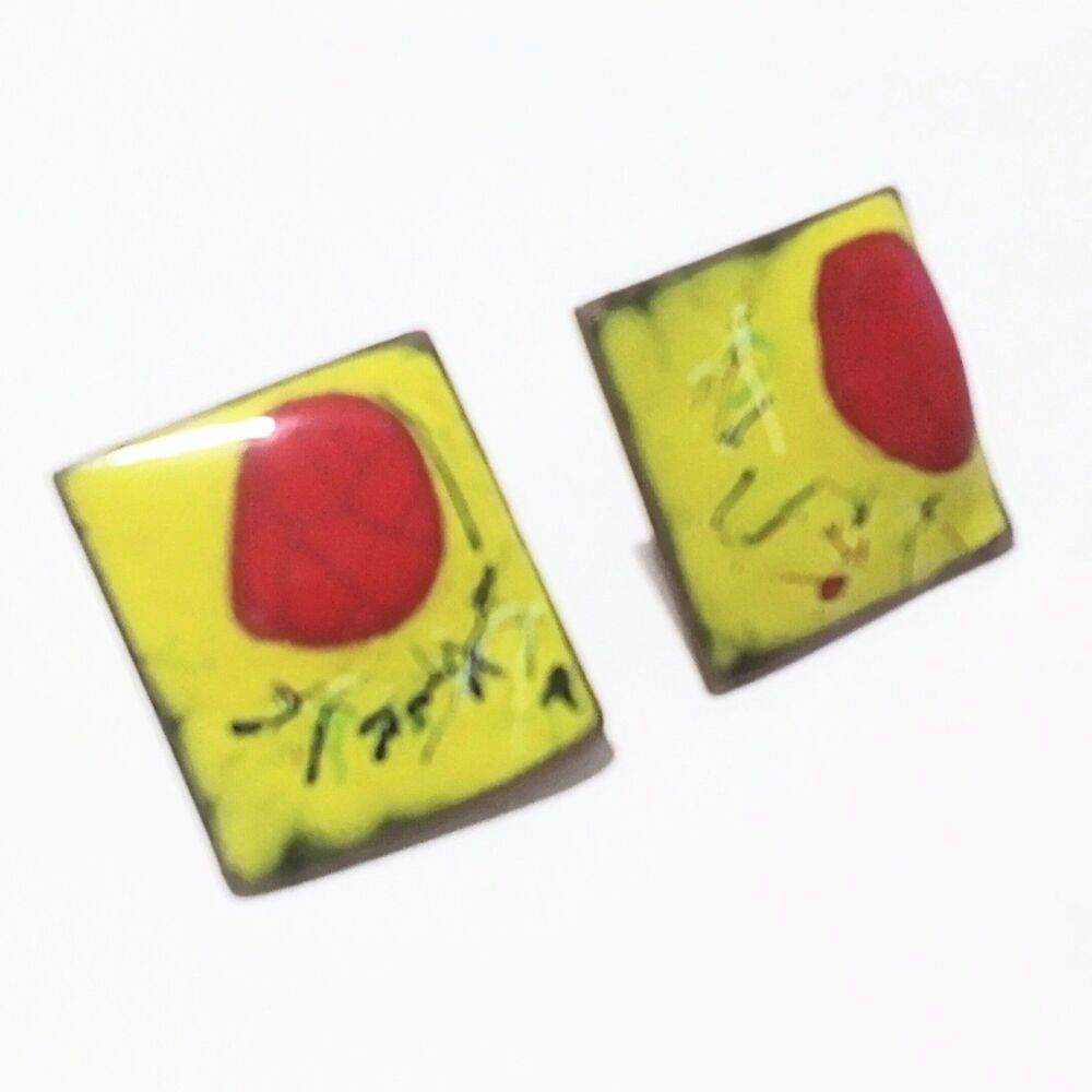 Vintage MCM Yellow Red Enamel on Copper Screw Back Earrings - Picture 4 of 7